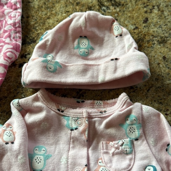 Carter’s pink print 2 snap closure sleepers/onesies; snap bio & beanie hat. - Picture 8 of 8